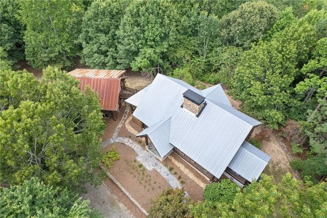 1355 White Road, White, GA 30184