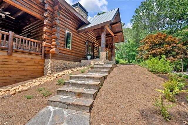 1355 White Road, White, GA 30184