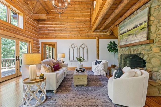 1355 White Road, White, GA 30184