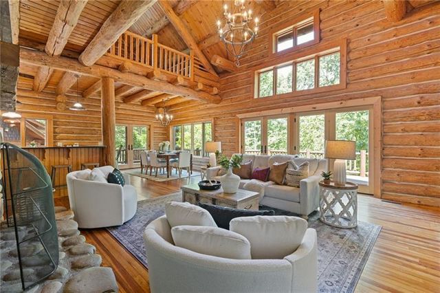 1355 White Road, White, GA 30184