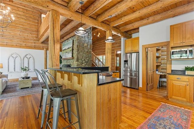 1355 White Road, White, GA 30184