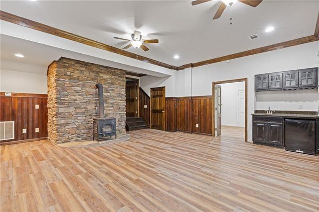 1355 White Road, White, GA 30184