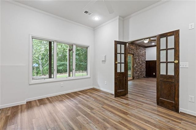 1355 White Road, White, GA 30184