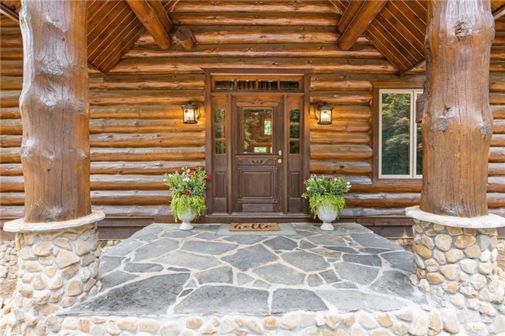 1355 White Road, White, GA 30184