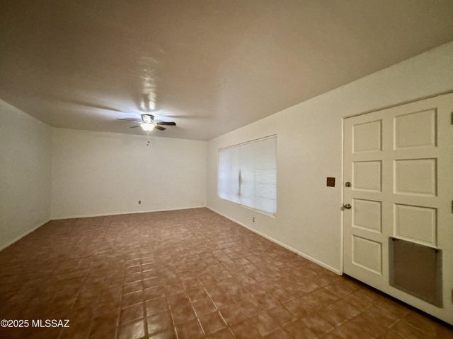 3039 E Hawthorne Street, Tucson, AZ 85716