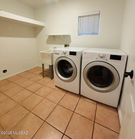 3039 E Hawthorne Street, Tucson, AZ 85716