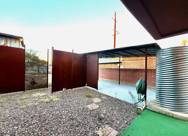 3039 E Hawthorne Street, Tucson, AZ 85716