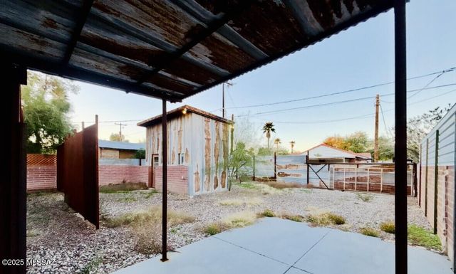 3039 E Hawthorne Street, Tucson, AZ 85716