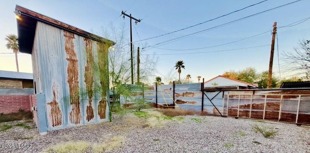 3039 E Hawthorne Street, Tucson, AZ 85716