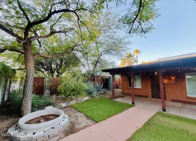 3039 E Hawthorne Street, Tucson, AZ 85716