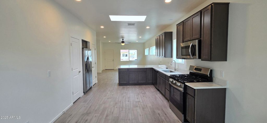 Image 10 of property listing at 307 S Meadowood Lane, Sierra Vista, AZ 85635