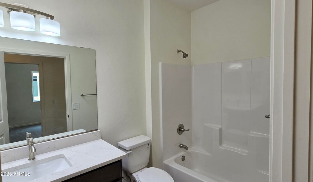 Image 16 of property listing at 307 S Meadowood Lane, Sierra Vista, AZ 85635