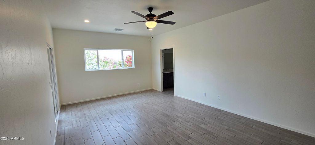 Image 18 of property listing at 307 S Meadowood Lane, Sierra Vista, AZ 85635