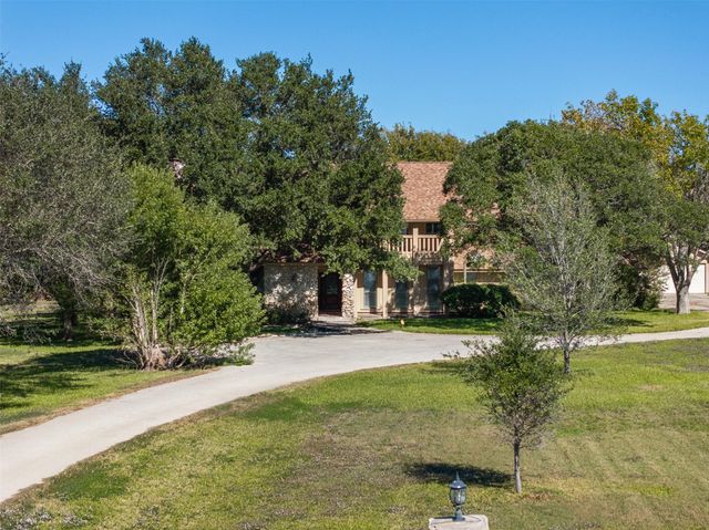 6773 Sunshine Valley Lane, Navasota, TX 77868