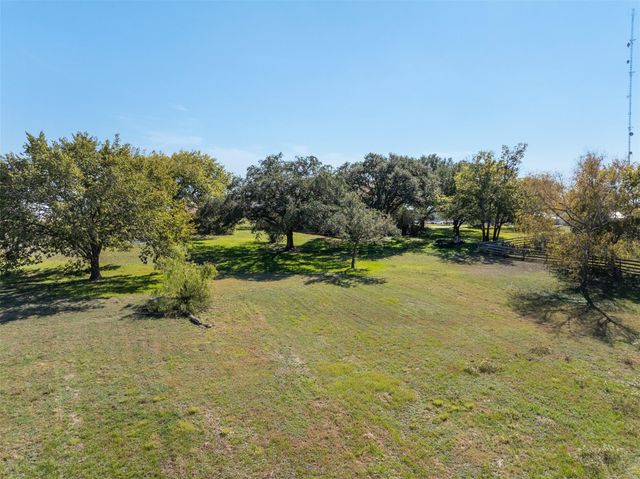 6773 Sunshine Valley Lane, Navasota, TX 77868