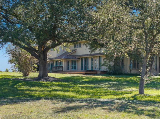 6773 Sunshine Valley Lane, Navasota, TX 77868