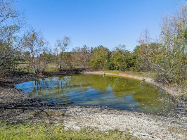 6773 Sunshine Valley Lane, Navasota, TX 77868