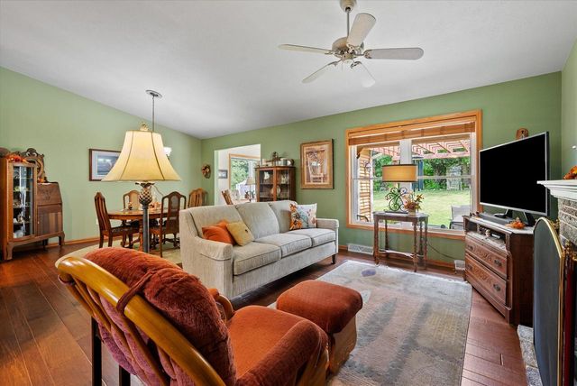 1661 Great Forest DRIVE, West Bend, WI 53090