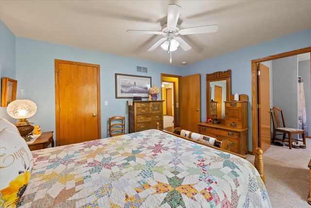 1661 Great Forest DRIVE, West Bend, WI 53090