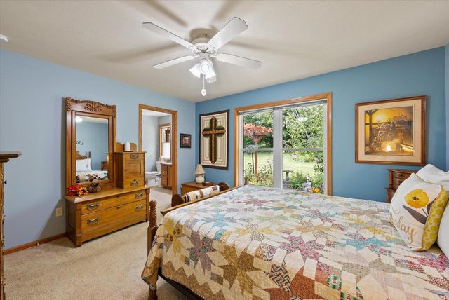 1661 Great Forest DRIVE, West Bend, WI 53090