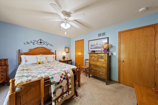 1661 Great Forest DRIVE, West Bend, WI 53090