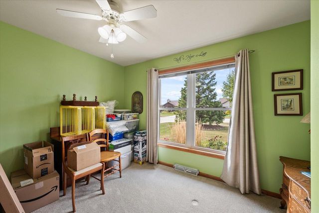 1661 Great Forest DRIVE, West Bend, WI 53090