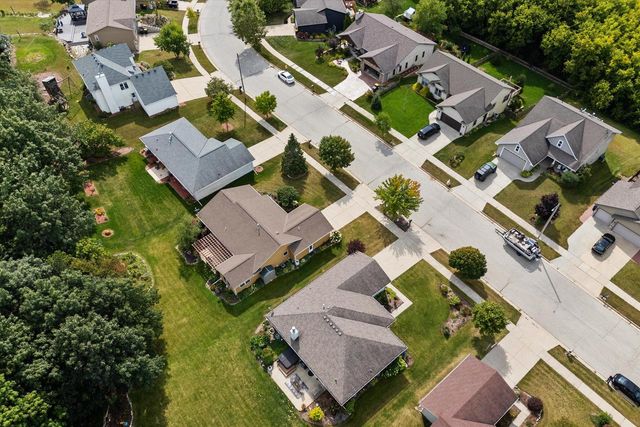 1661 Great Forest DRIVE, West Bend, WI 53090