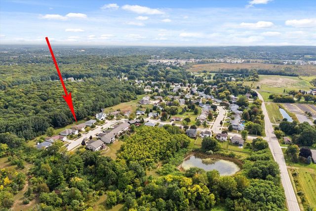 1661 Great Forest DRIVE, West Bend, WI 53090