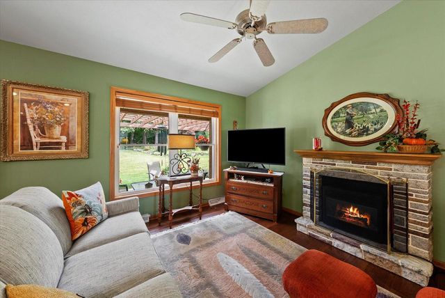 1661 Great Forest DRIVE, West Bend, WI 53090