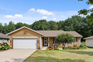 1661 Great Forest DRIVE, West Bend, WI 53090