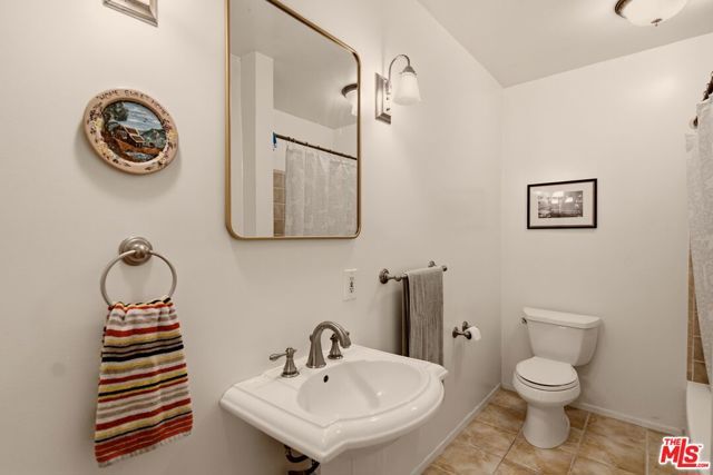 960 Larrabee Street 117, West Hollywood, CA 90069