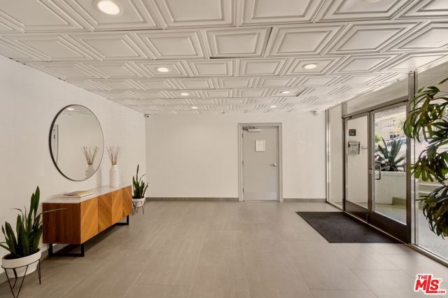 960 Larrabee Street 117, West Hollywood, CA 90069