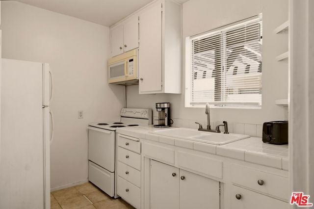 960 Larrabee Street 117, West Hollywood, CA 90069