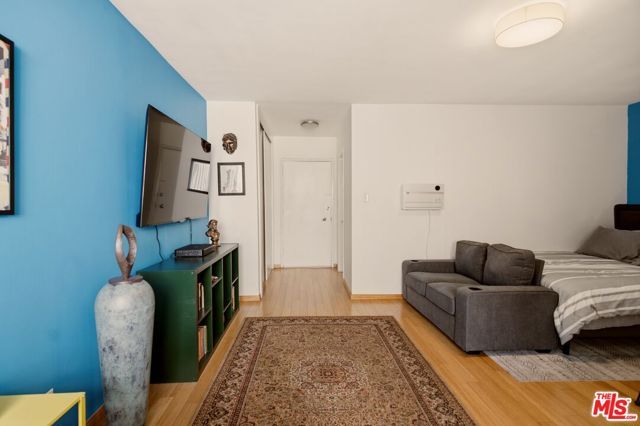960 Larrabee Street 117, West Hollywood, CA 90069