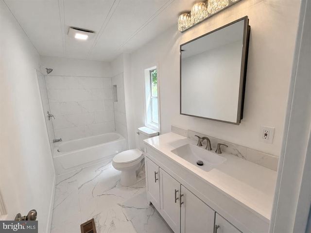 817 E MAIN ST, Millville, NJ 08332