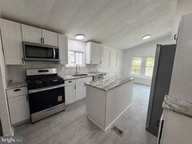 817 E MAIN ST, Millville, NJ 08332