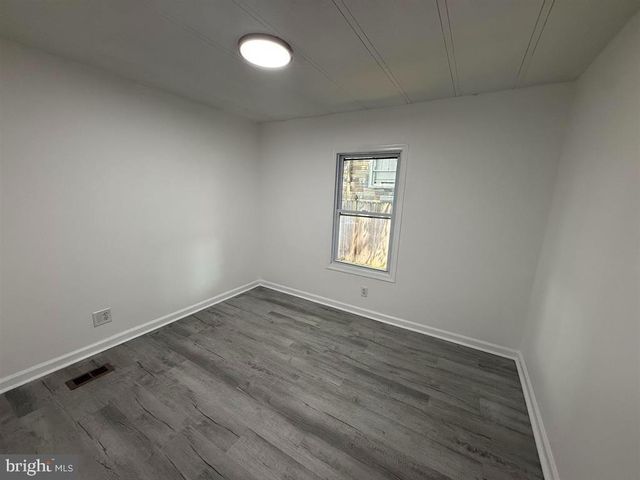 817 E MAIN ST, Millville, NJ 08332