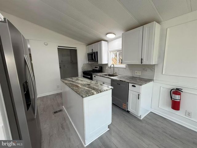 817 E MAIN ST, Millville, NJ 08332