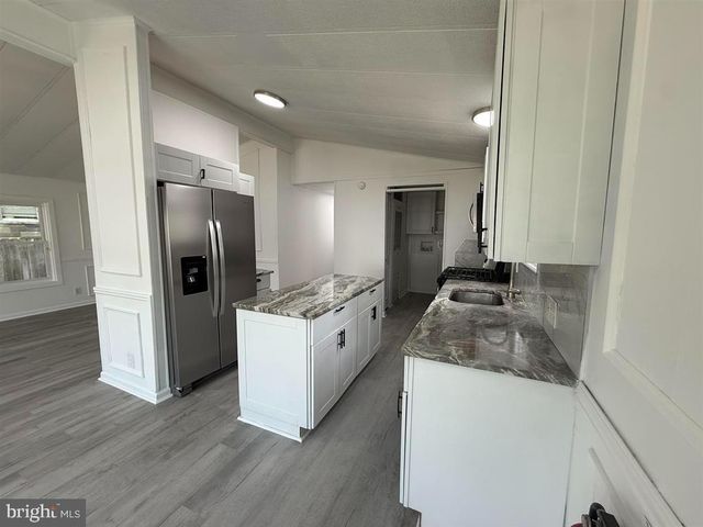 817 E MAIN ST, Millville, NJ 08332