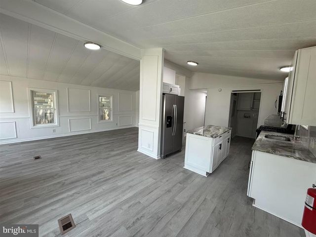 817 E MAIN ST, Millville, NJ 08332