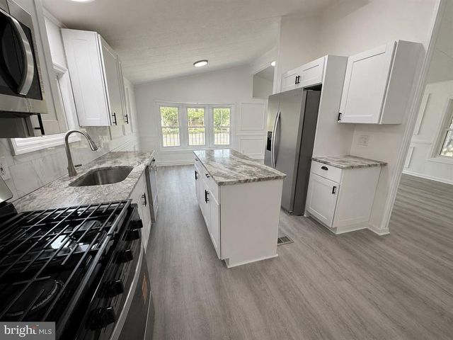 817 E MAIN ST, Millville, NJ 08332