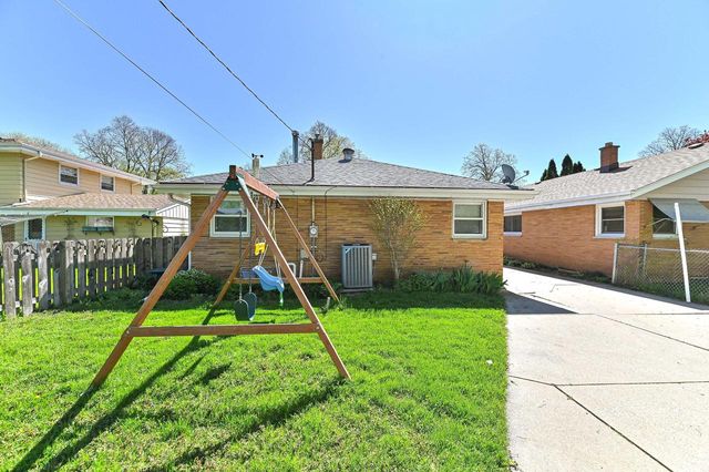 4131 93rd STREET, Wauwatosa, WI 53222