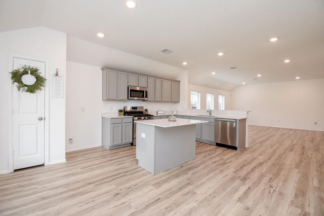 326 Stablebrook Street, Magnolia, TX 77354