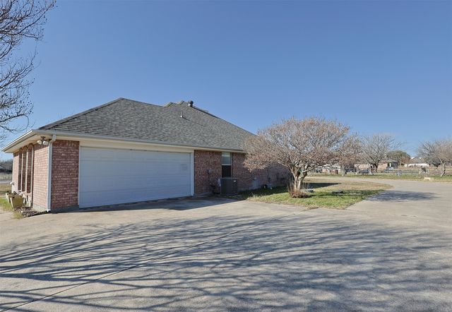7848 Nine Mile Bridge Road, Fort Worth, TX 76135
