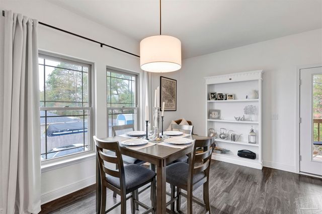 5073 Peach Dr, Pace, FL 32571