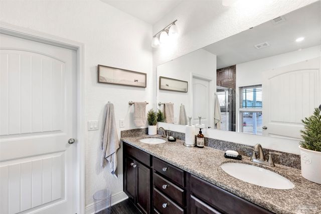 5073 Peach Dr, Pace, FL 32571