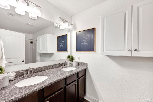 5073 Peach Dr, Pace, FL 32571