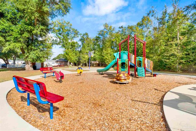 5073 Peach Dr, Pace, FL 32571