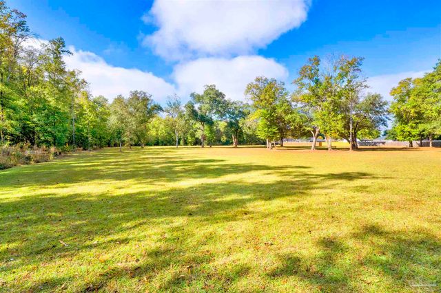 5073 Peach Dr, Pace, FL 32571