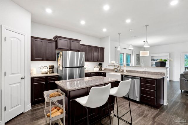 5073 Peach Dr, Pace, FL 32571